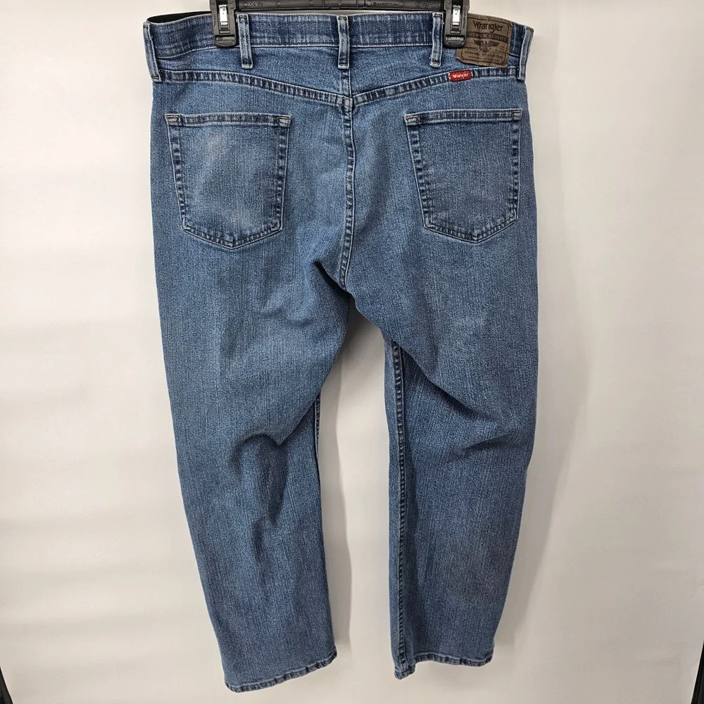 Wrangler Regular‎ Fit Jeans Mens 38x29 Blue Medium Wash 96CFWLW Comfort Stretch